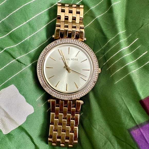 Michael Kors Watch - Picture 4 of 9